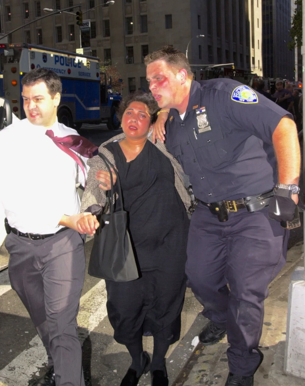 アメに撃たれる9。
a4サイズアート紙。 WTC - 9-11 TERROR ATTACK — Todd Maisel - Contributing editor